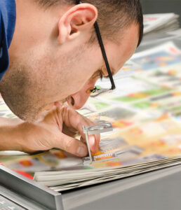 digital printing man analyzing the print